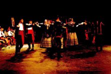 Música - Aula de Bailes Folklóricos